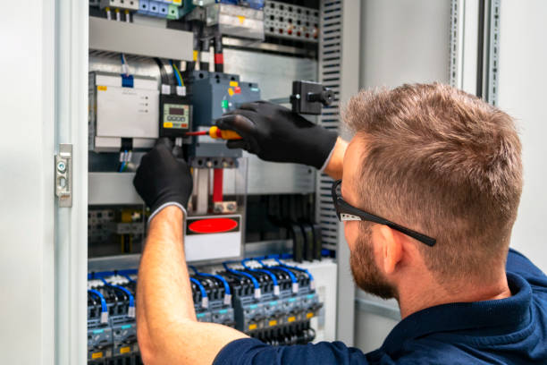 Best Commercial Electrician Services  in Golf Manor, OH